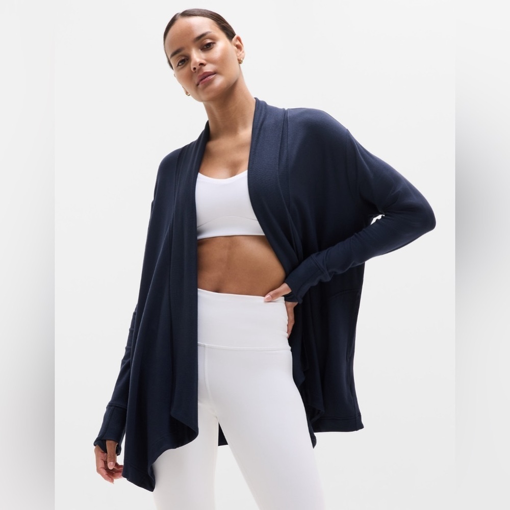 NWT Athleta Pranayama Restore Navy Wrap Size Medium